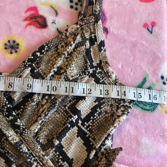 Snake-print romper - Picture 6 of 7